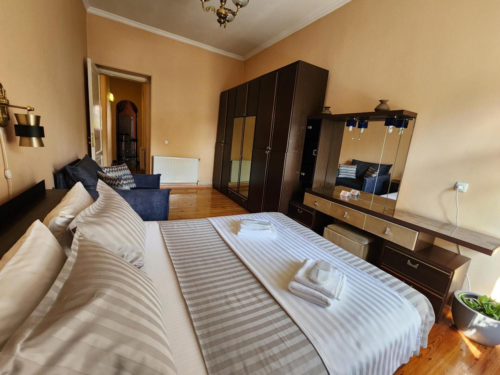 Riverside Baratashvili Apartment Tbilisi Ngoại thất bức ảnh